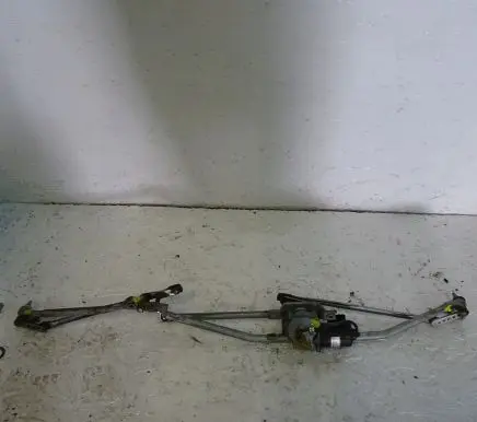 Opel Zafira A Front wiper linkage and motor 404.496