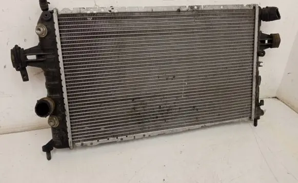 Opel Zafira A Coolant radiator