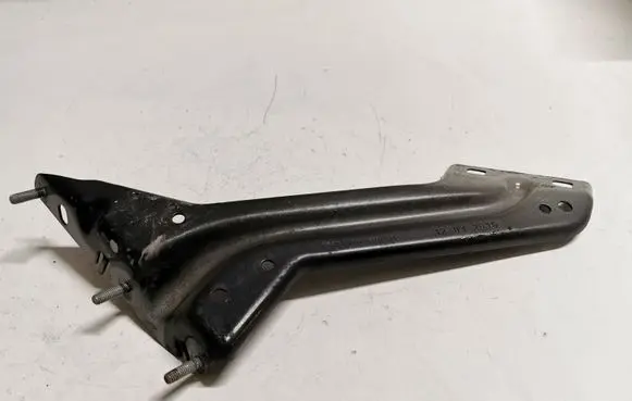 Audi Q5 SQ5 Fender mounting bracket 8R0821136