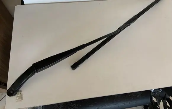 Audi A3 S3 8V Front wiper blade arm 8V1955407B