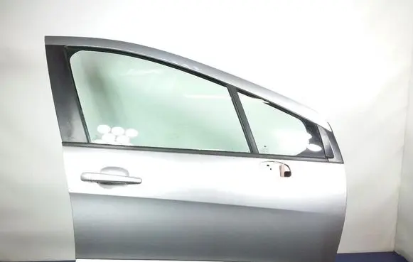 Peugeot 308 Front door 
