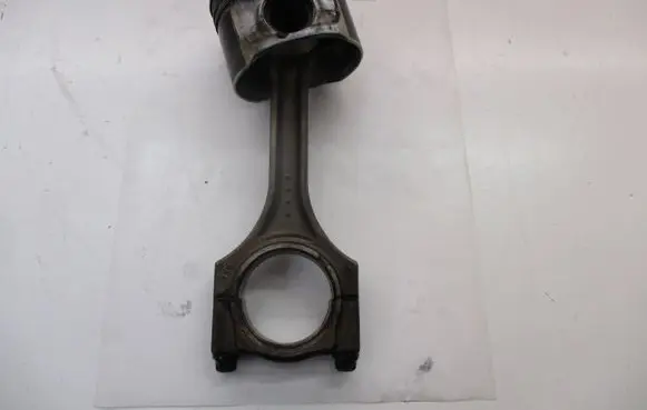 Mini One - Cooper Coupe R56 Piston with connecting rod 546