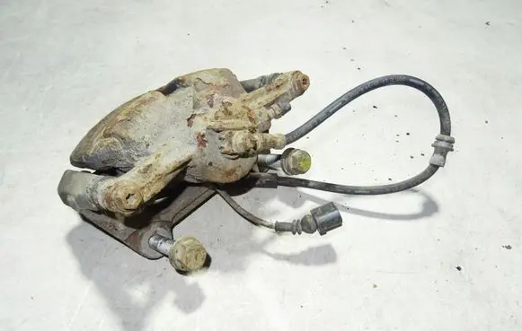 Volkswagen PASSAT B8 Front brake caliper 5Q6BN