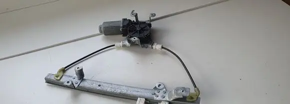 Nissan Qashqai+2 Rear door window regulator motor