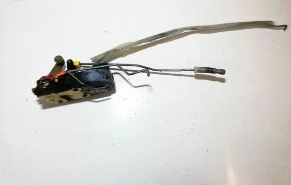 Chrysler PT Cruiser Front door lock