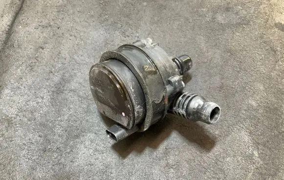 Mercedes-Benz CLA C118 X118 Electric auxiliary coolant/water pump A0005003500 0392023408 22020418