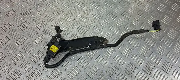 Headlight/headlamp level sensor