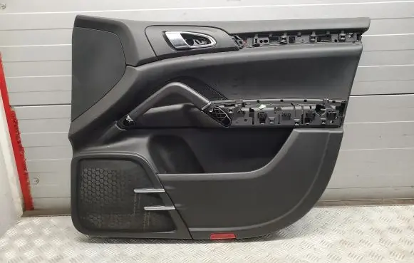 Porsche Cayenne (92A) Front door card panel trim 7P5867012C