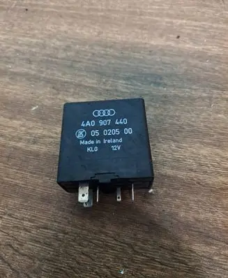 Audi A8 S8 D2 4D Other relay 4A0907440 05020500