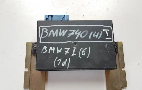 BMW 7 E38 Cruise control unit/module 8352613