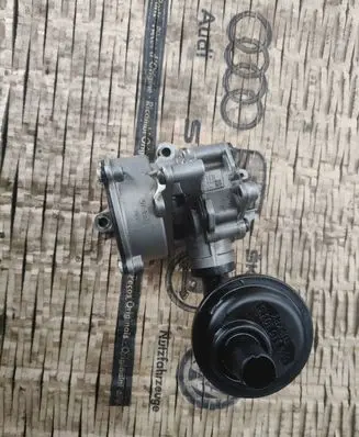 Audi A8 S8 D4 4H Oil pump 059103t 059115103s