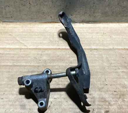 Mercedes-Benz 190 W201 Generator/alternator bracket 1021550835