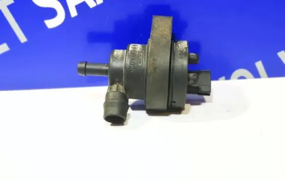 Saab 9-3 Ver1 Engine mount vacuum valve 4670477