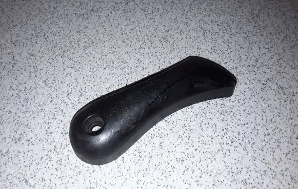 BMW 5 E60 E61 Engine bonnet (hood) release handle 51437008933 7008933