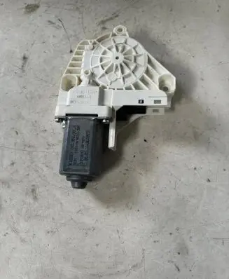 Audi A7 S7 4G Front door window regulator motor 8K0959801B 11420250658 1101919810200