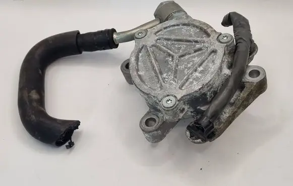 Mazda CX-5 Vacuum pump PE0718G00