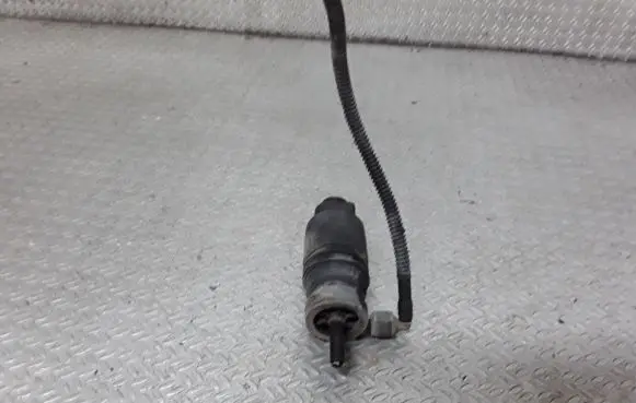 Volkswagen Phaeton Headlight washer pump 
