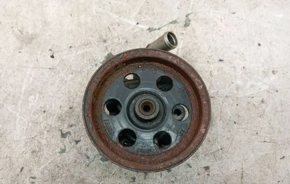 Chrysler 300 - 300C Power steering pump 51630p 4AE1N