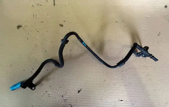 Skoda Octavia Mk3 (5E) Vacuum line/pipe/hose 04L129456E V100
