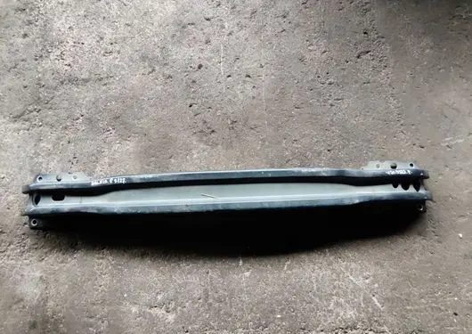 Volvo V70 Front bumper cross member 30791152