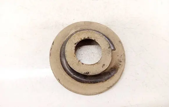 Skoda Octavia Mk2 (1Z) Front coil spring rubber mount 1K0512149B