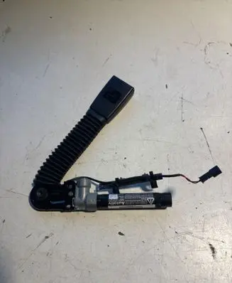 BMW 5 F10 F11 Front seatbelt buckle 615796400D 27102011