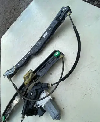 Land Rover Discovery Sport Rear door window regulator with motor FK7223201AC C26569104