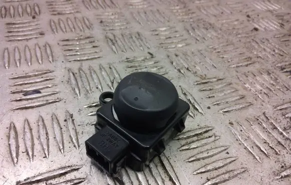 Hyundai Ioniq Seat control switch 