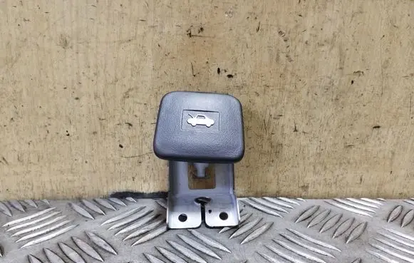 Chevrolet Captiva Engine bonnet (hood) release handle