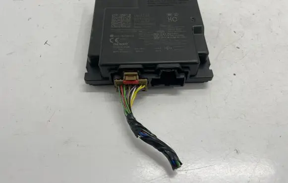 Opel Insignia B Keyless (KESSY) go control unit/module 13523236