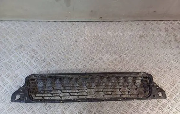 Dacia Duster Front grill 622540347R