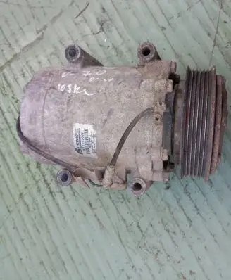 Volvo V70 Air conditioning (A/C) compressor (pump) KTT090042