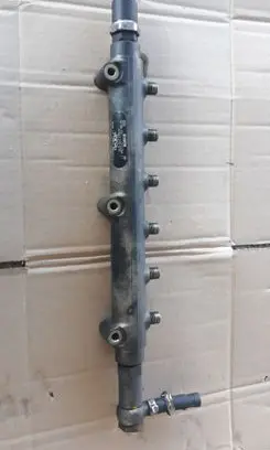 Volvo XC70 Fuel main line pipe 8658252