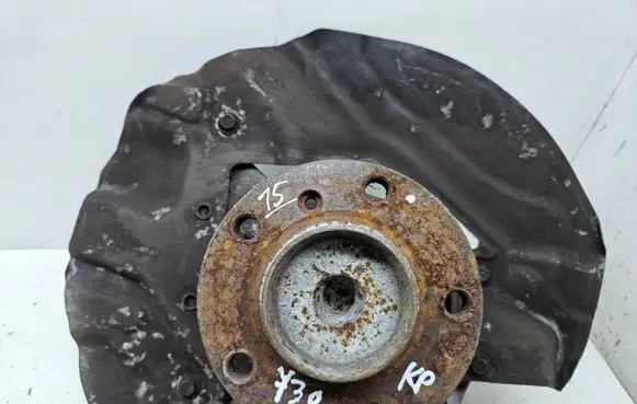 BMW 7 E65 E66 Front wheel hub