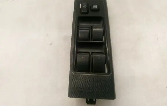 Toyota Corolla Verso AR10 Electric window control switch 848200F030