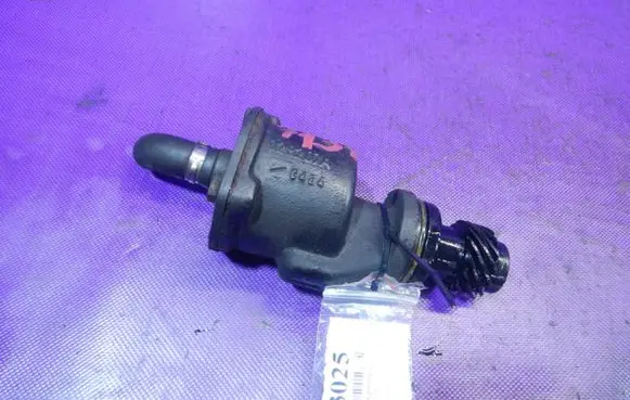 Volkswagen PASSAT B4 Vacuum pump 028207A