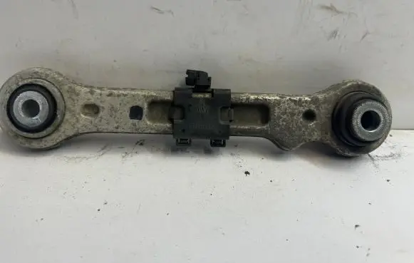 Maserati Levante Rear upper control arm/wishbone 670036722