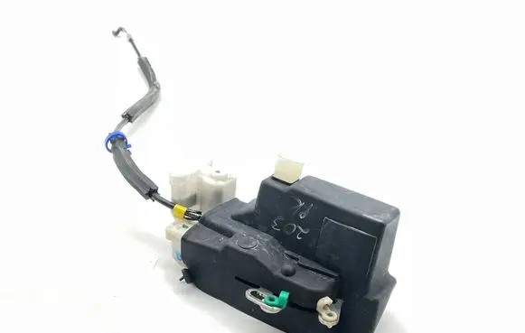 Maserati Quattroporte Coupe door lock (next to the handle) 