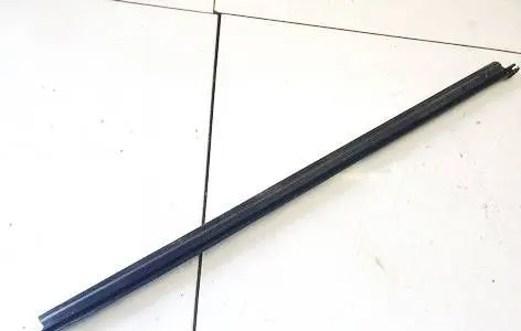 Citroen Xsara Picasso Front door glass trim molding 