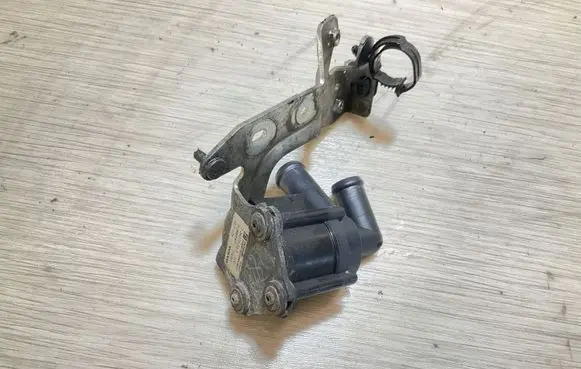 Volvo XC90 Electric auxiliary coolant/water pump 31368143 167124