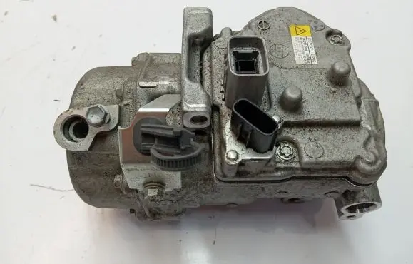 Lexus RX 450H Air conditioning (A/C) compressor (pump) 0422000464