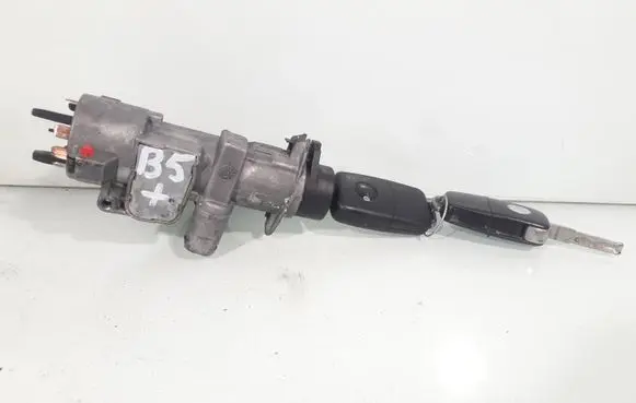 Volkswagen PASSAT B5.5 Ignition lock 4B0905851