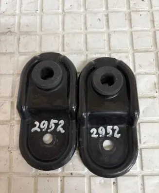 Subaru Legacy Radiator mount bracket 