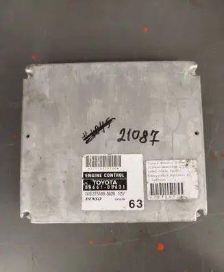 Toyota Avensis T250 Engine control unit/module 8966105631 89661-05631