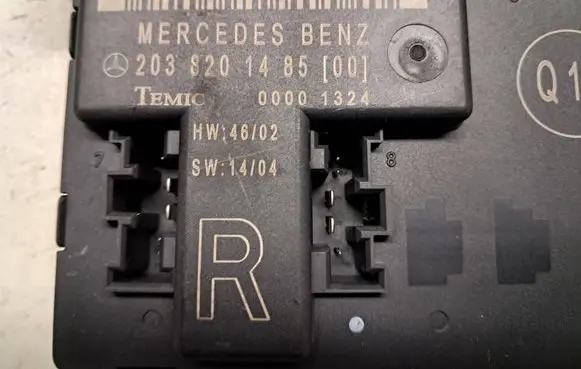 Mercedes-Benz C W203 Door control unit/module 2038201485