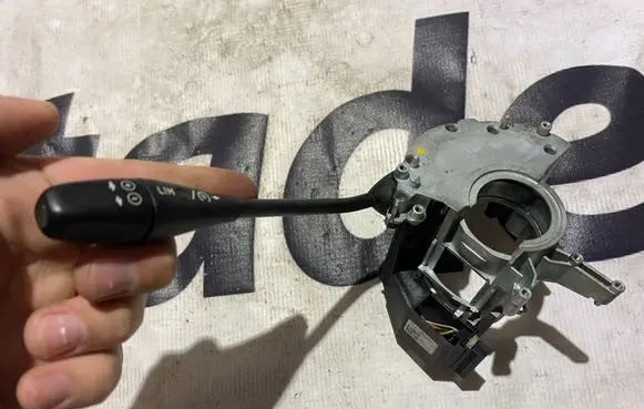 Mercedes-Benz CLS C219 Cruise control stalk A1715402445 1715402445