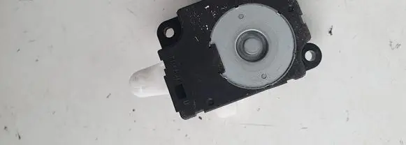 Nissan Leaf I (ZE0) A/C air flow flap actuator/motor 