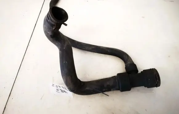 Volkswagen PASSAT B5 Engine coolant pipe/hose 8d0121055p