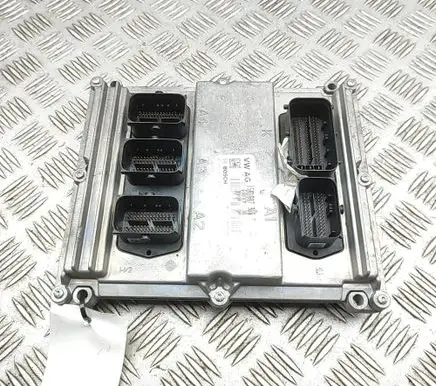 Audi A4 Allroad B9 Engine control unit/module 8W0907401E 059907309F