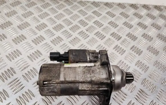 Volkswagen Touran II Starter motor 02M911024P